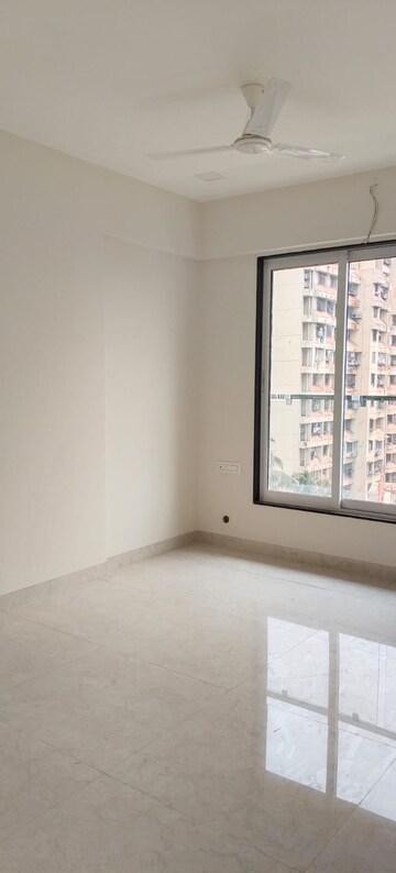 Room in 3 BHK Apartment at Triumph Swastik, Malad West – for Rent