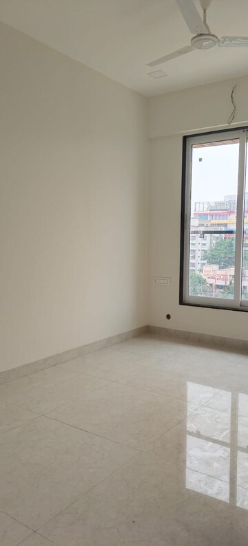 Room in 3 BHK Apartment at Triumph Swastik, Malad West – for Rent