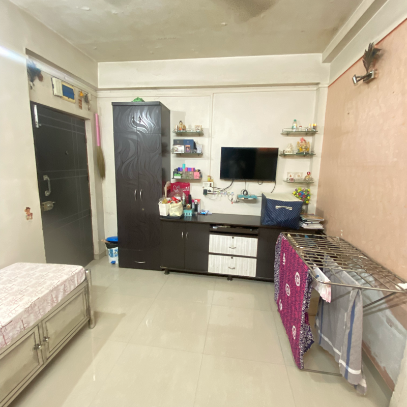 1 BHK + Extra Room Apartment For Sale in Sion