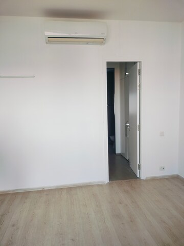 Room in 3 BHK Apartment at Ireo Skyon, Sector 60 – for Rent