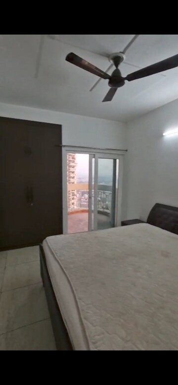 Room in 3 BHK Apartment at Ajnara Ambrosia, Sector 118 – for Rent