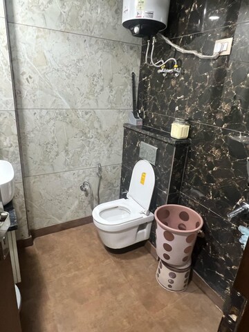 Attached Bathroom in 2.5 BHK Builder Floor at Paschim Vihar – for Rent