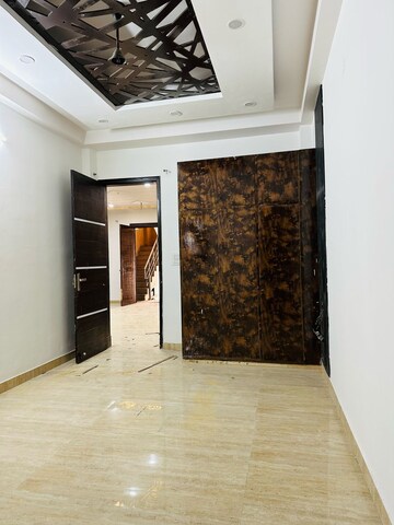 Room in 3 BHK Builder Floor at Indrapuram – for Sale