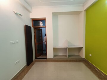 Room in 2.5 BHK Independent House at Gomti Nagar – for Rent