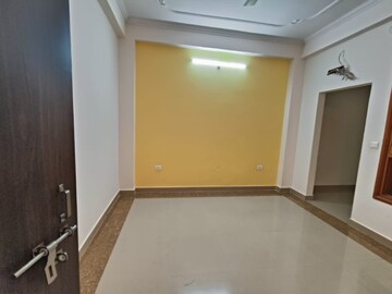 Room in 2.5 BHK Independent House at Gomti Nagar – for Rent