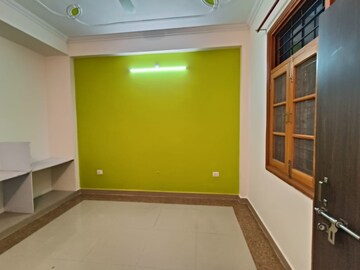Room in 2.5 BHK Independent House at Gomti Nagar – for Rent