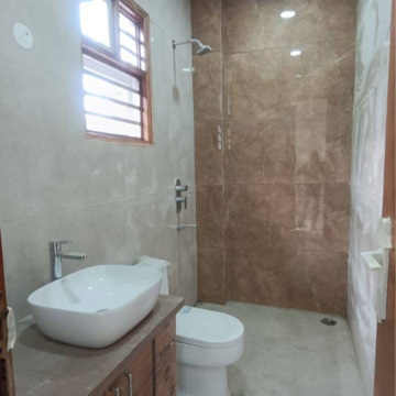 Bathroom in 2 BHK Builder Floor at Ansal Celebrity Suites, Choma – for Rent