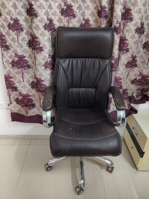 Living Room in 2.5 BHK Builder Floor at M3M Soulitude, Sector 89 – for Sale