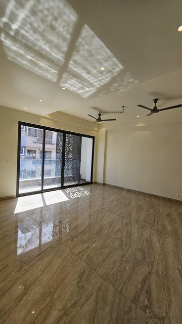 Room in 4 BHK Builder Floor at Sushant Lok 2, Sector 57 – for Sale