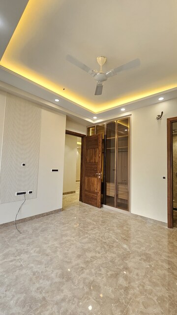 Room in 4 BHK Builder Floor at Sushant Lok 2, Sector 57 – for Sale