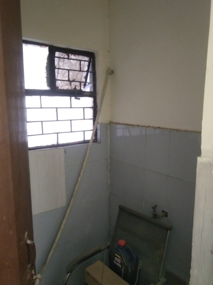 Bathroom, upavp-brahmputra-enclave 1 Bedroom 400 Sq.Ft. Apartment In Siddharth Vihar Ghaziabad 8428577