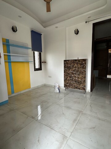 Room in 3 BHK Builder Floor at Indrapuram – for Sale