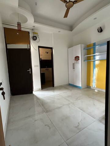 Room in 3 BHK Builder Floor at Indrapuram – for Sale