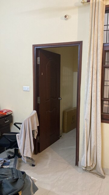 Bathroom in 2 BHK Apartment at Gomti Nagar – for Rent
