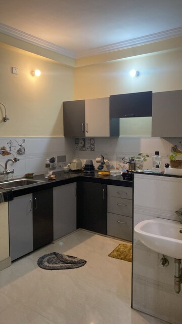 Kitchen in 2 BHK Apartment at Gomti Nagar – for Rent