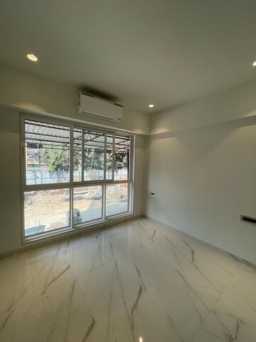 Room in 2 BHK Apartment at Nahar Amaryllis Towers and Plaza, Chandivali – for Sale