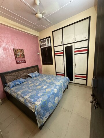Bedroom in 2 BHK Apartment at Niti Khand – for Rent