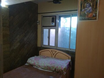 Bedroom in 1 BHK Apartment at Goregaon West – for Rent