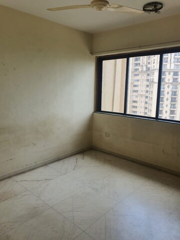 Room in 3 BHK Apartment at Hiranandani Sovereign, Powai – for Rent