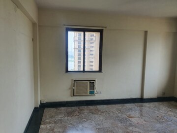 Room in 3 BHK Apartment at Hiranandani Sovereign, Powai – for Rent
