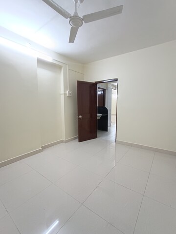 Room in 2 BHK Apartment at Borivali West – for Rent