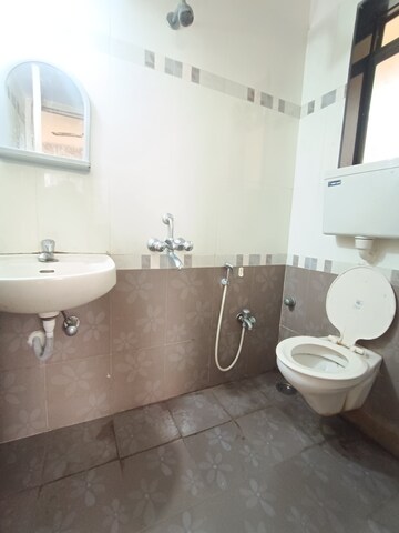 Master Bedroom in 2 BHK Apartment at Borivali West – for Rent