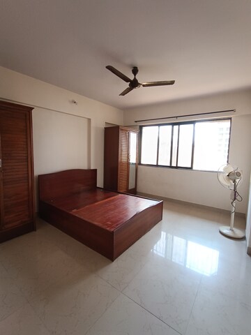 Room in 2 BHK Apartment at Borivali West – for Rent