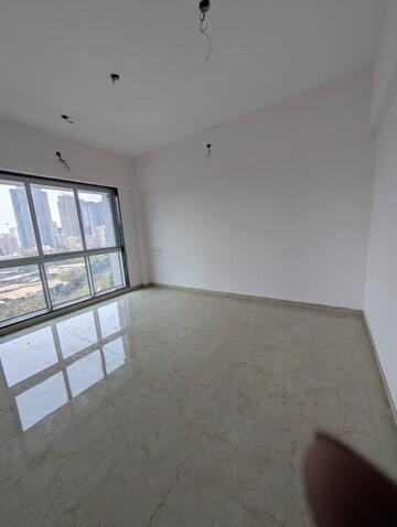 Room in 2 BHK Apartment at Goregaon West – for Rent