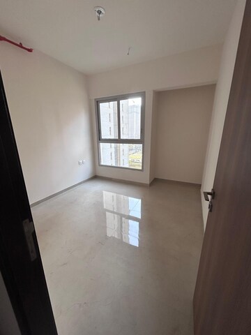 Room in 2 BHK Apartment at Piramal Vaikunth Vijit, Balkum Pada – for Rent