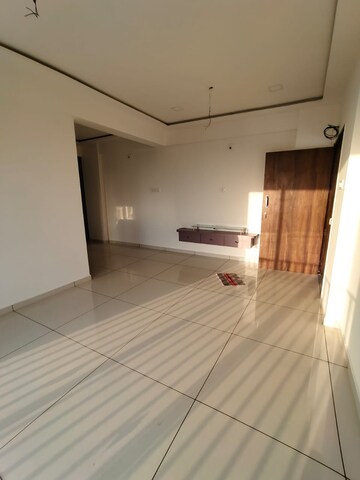 Room in 2 BHK Apartment at Sama Savli Road – for Rent