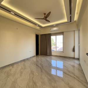 Room in 4 BHK Builder Floor at Sector 84 – for Sale