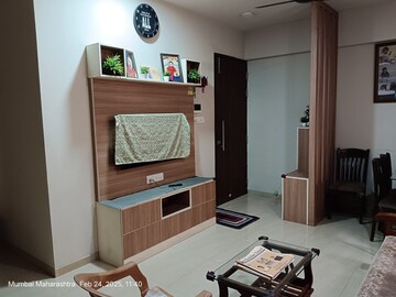 Bedroom in 2.5 BHK Apartment at Trishabh Greens, Chembur – for Rent
