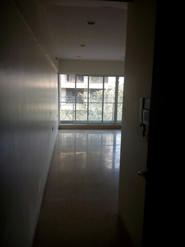 Room in 3 BHK Apartment at Dheeraj Celestial, Bandra West – for Rent