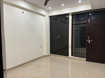 Room in 2.5 BHK Builder Floor at Sector 11 – for Rent