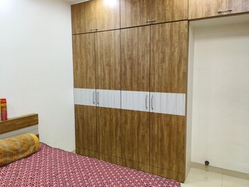 Furnished Amenities in 2 BHK Apartment at DD Mulund Mayur CHS, Mulund East – for Rent