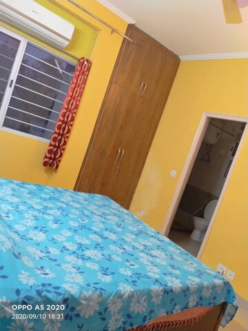 Bedroom in 1.5 BHK Builder Floor at Gomti Nagar – for Rent
