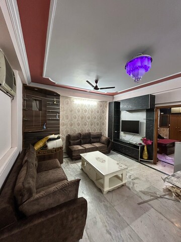 Living Room in 3 BHK Apartment at Hazratganj – for Rent