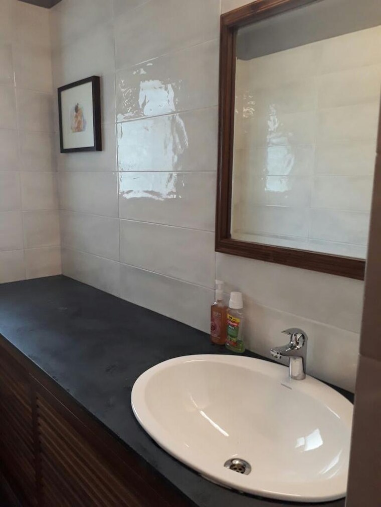 Bathroom, pushpa-vihar-chs 2 Bedroom 759 Sq.Ft. Apartment In Colaba Mumbai 8428788