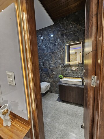 Bathroom in 3 BHK Independent House at Guru Teg Bahadur Nagar – for Sale