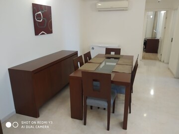 Team Area in 3 BHK Apartment at DLF Park Place, Sector 54 – for Rent