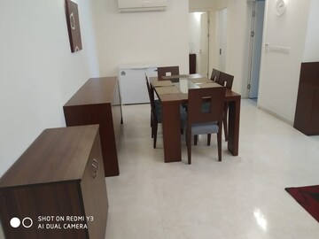 Team Area in 3 BHK Apartment at DLF Park Place, Sector 54 – for Rent