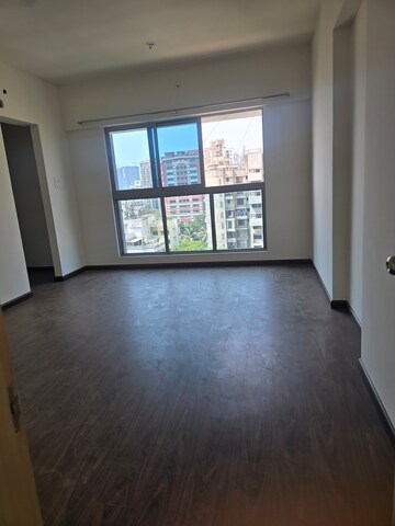 Room in 3 BHK Apartment at Rajesh Raj Infinia, Malad West – for Rent