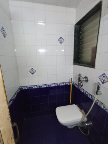 Bathroom in 2 BHK Apartment at Thakur Gayatri Satsang, Kandivali East – for Rent