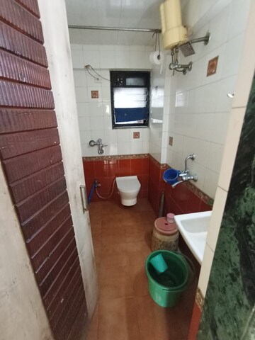 Bathroom in 2 BHK Apartment at Thakur Gayatri Satsang, Kandivali East – for Rent