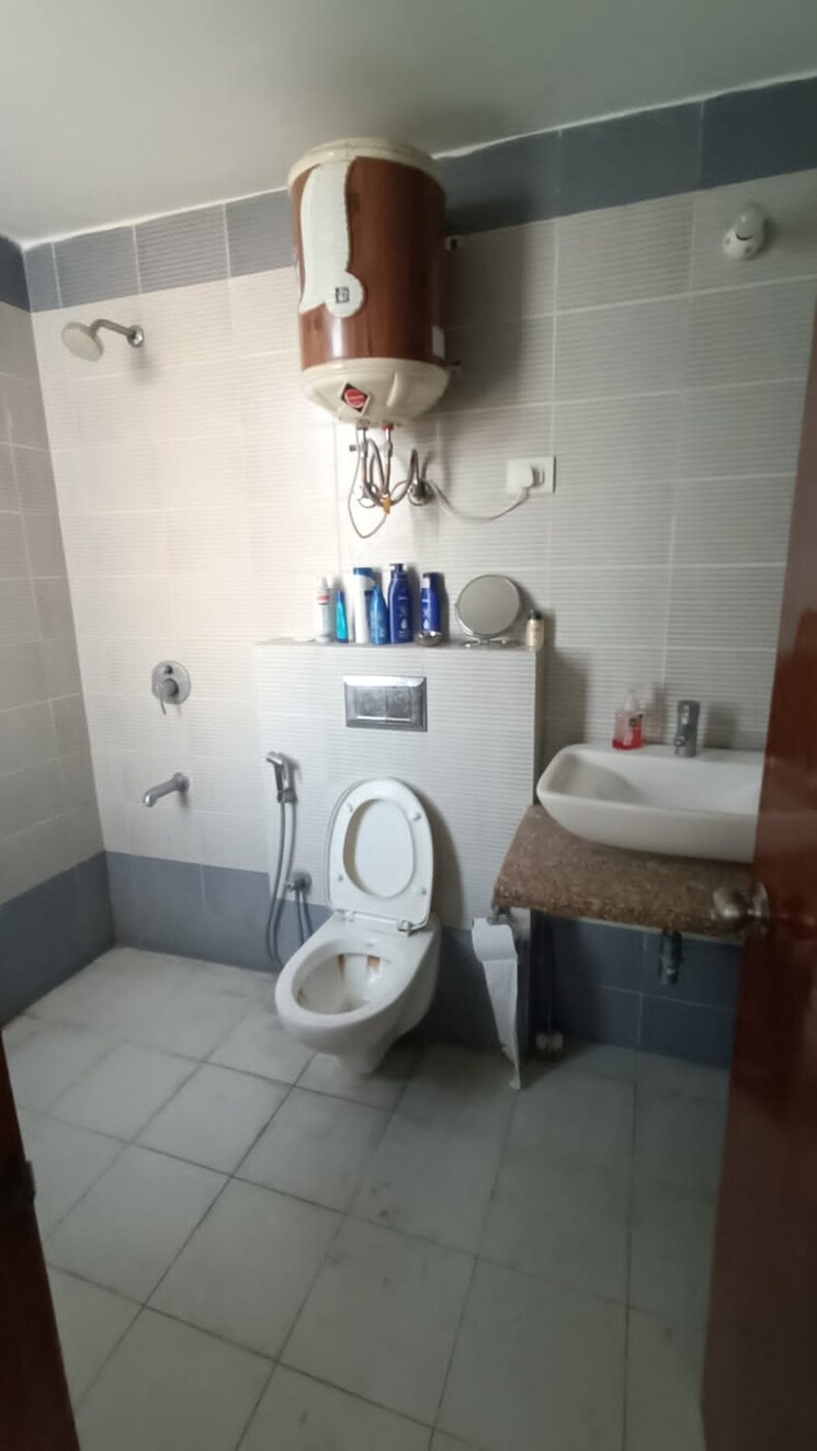Attached Bathroom, sector 20 3 Bedroom 1900 Sq.Ft. Apartment In Sector 20 Panchkula 8428838