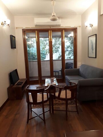 Living Room in 2 BHK Apartment at Sagar Mahal, Walkeshwar – for Rent