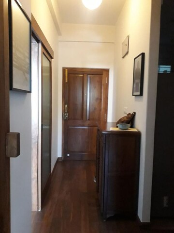 Living Room in 2 BHK Apartment at Sagar Mahal, Walkeshwar – for Rent