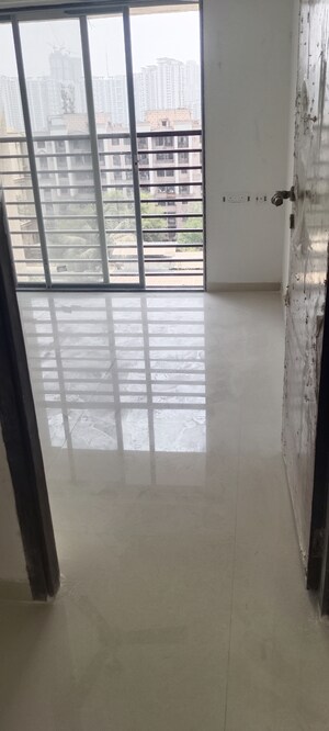 Room in 1 BHK Apartment at Viraj Heights, Kopri – for Sale
