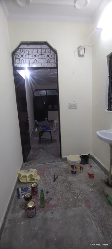 Furnished Amenities in 1 BHK Builder Floor at Uttam Nagar – for Rent