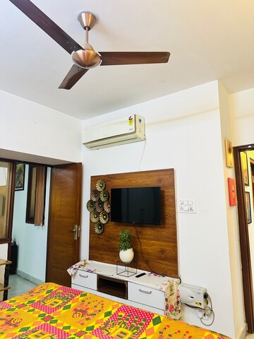 Bedroom in 1.5 BHK Apartment at Dwarka Sector 18b – for Rent